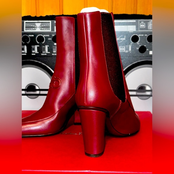 BNWT! Salvatore Ferragamo Burgundy Ankle block pointed heel Boots - Picture 11 of 11